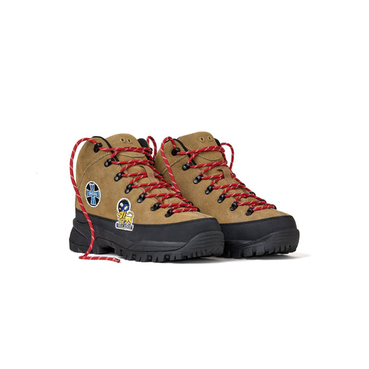Vale Classic tan hiking boots, front view